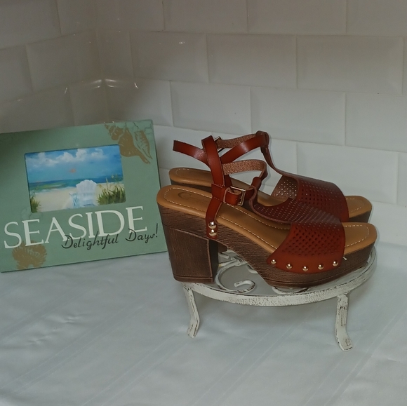 Comfort 1946 Women's Cognac Strappy Open Toed Sandals Size 8 - Picture 2 of 10